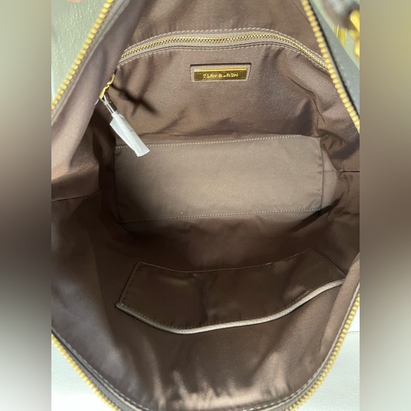 Tory Burch Carson Hobo Bag Silver Maple Pebbled Leather NWT Style 75421 - Picture 8 of 17